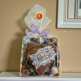 Čokoládové srdce s pralinkami - s krajkou malé (1)