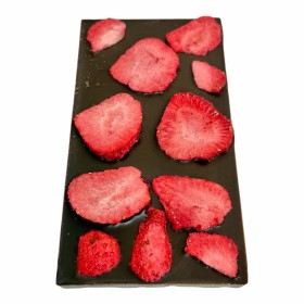 Mléčná čokoláda s lyofilizovanými jahodami (1)